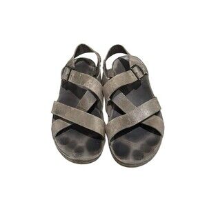 Chaco 7 Gray Leather Wayfarer Sandal